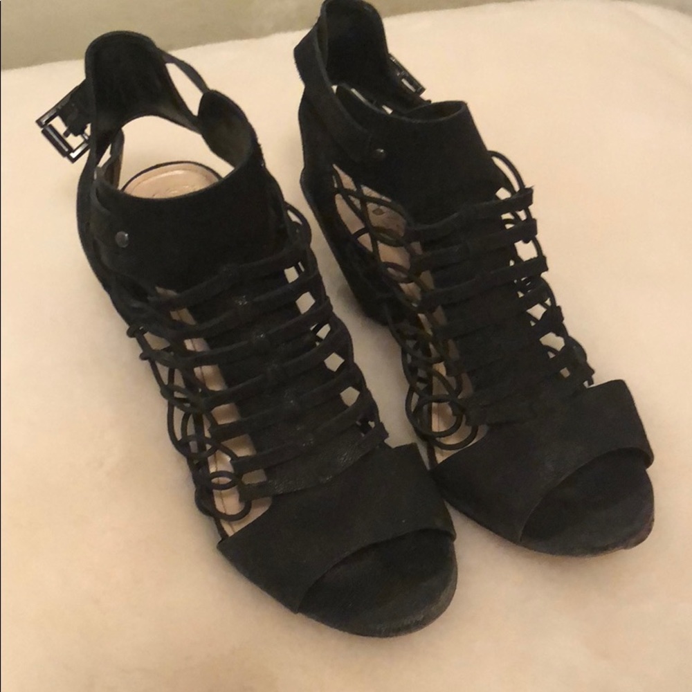 Vince Camino Evel Leather Sandal